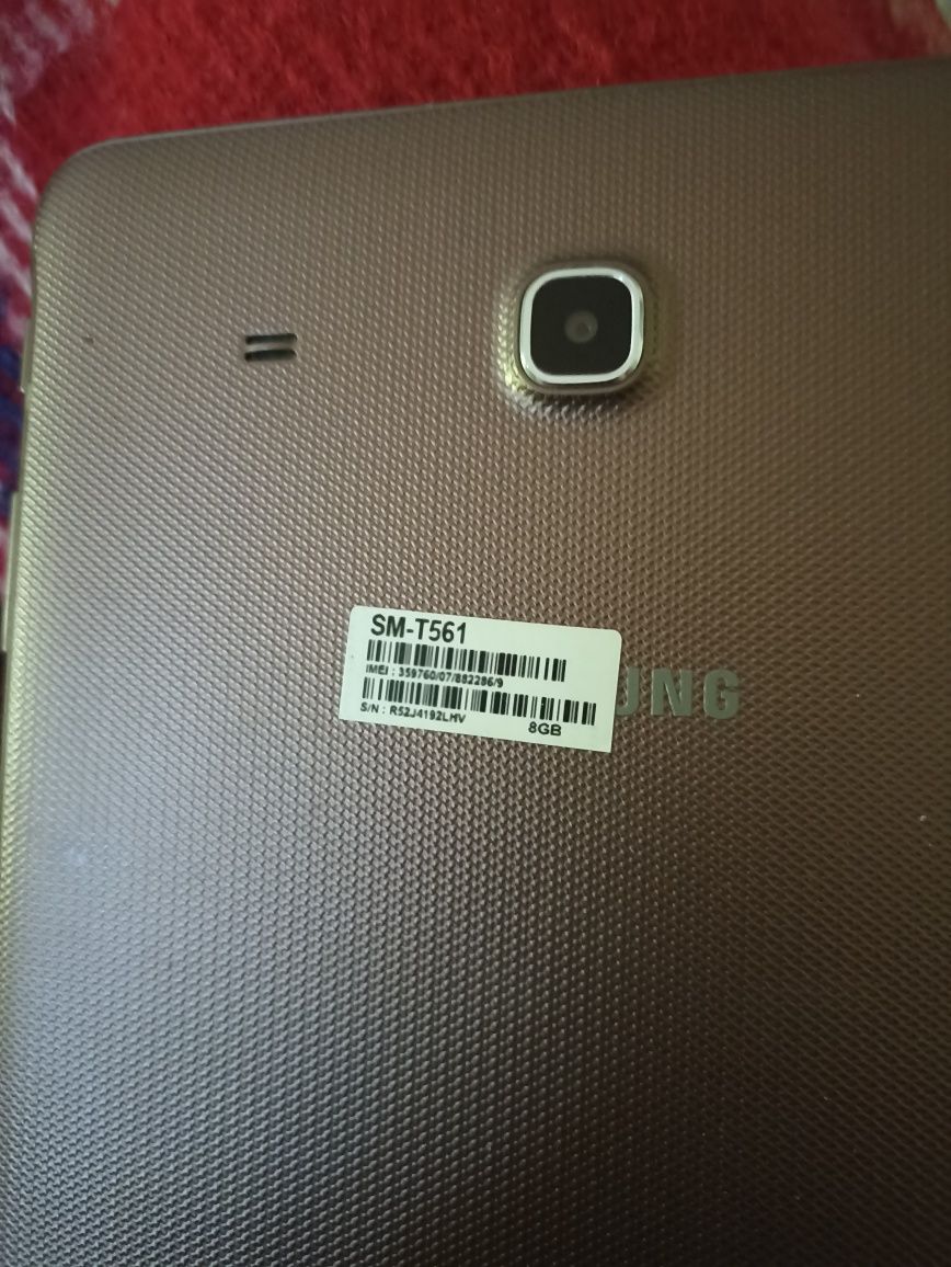 Планшет SAMSUNG SM T -561