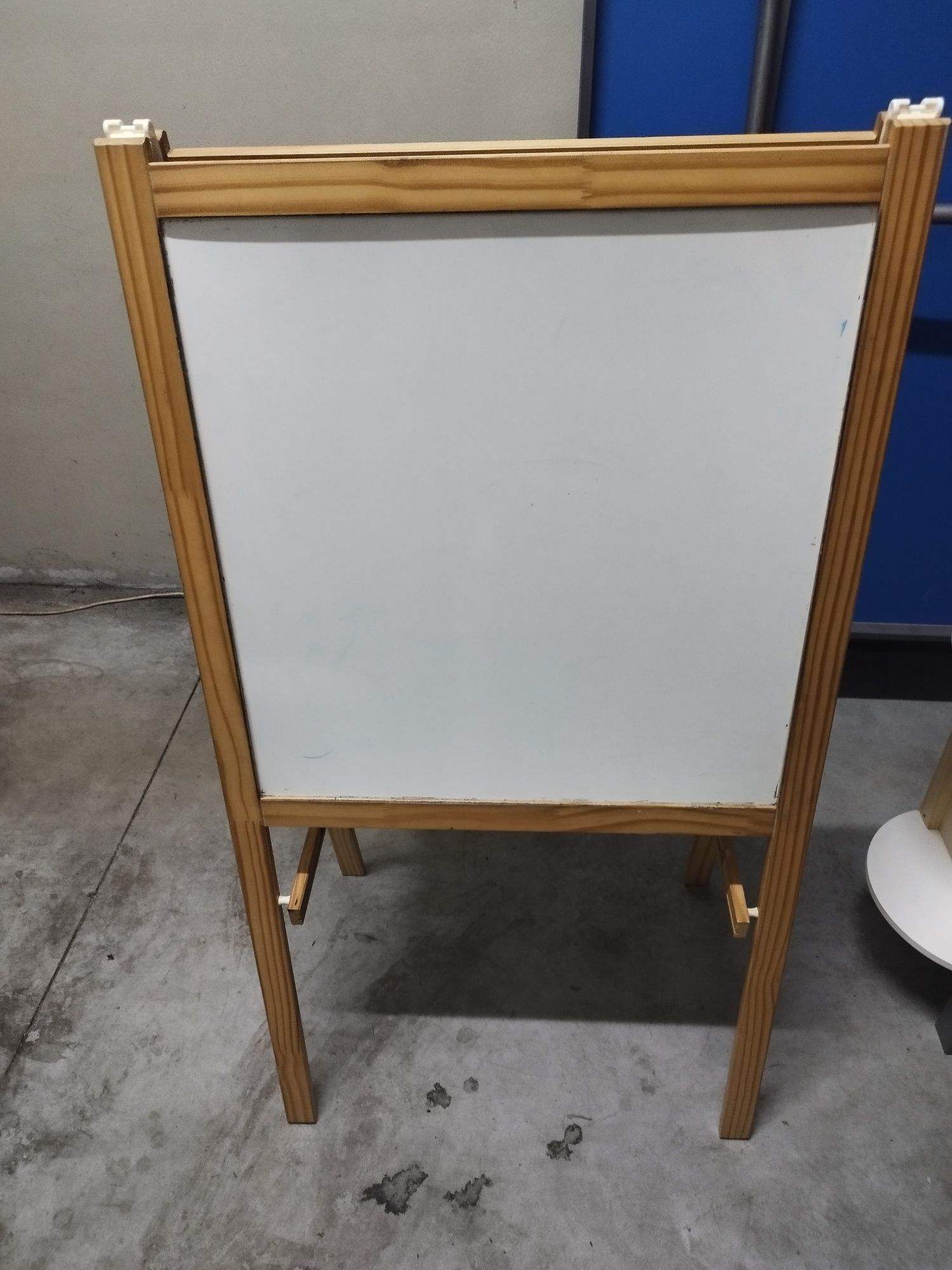Pack de cozinha e casa de brincar, mais quadro em lousa