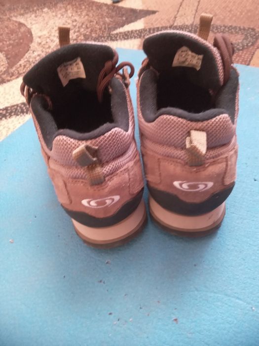 Кросівки і для міста, і для подорожі