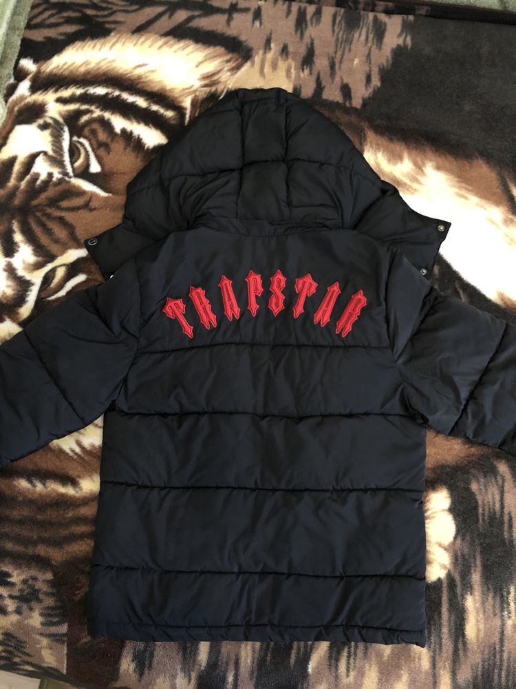 Курточка Trapstar
