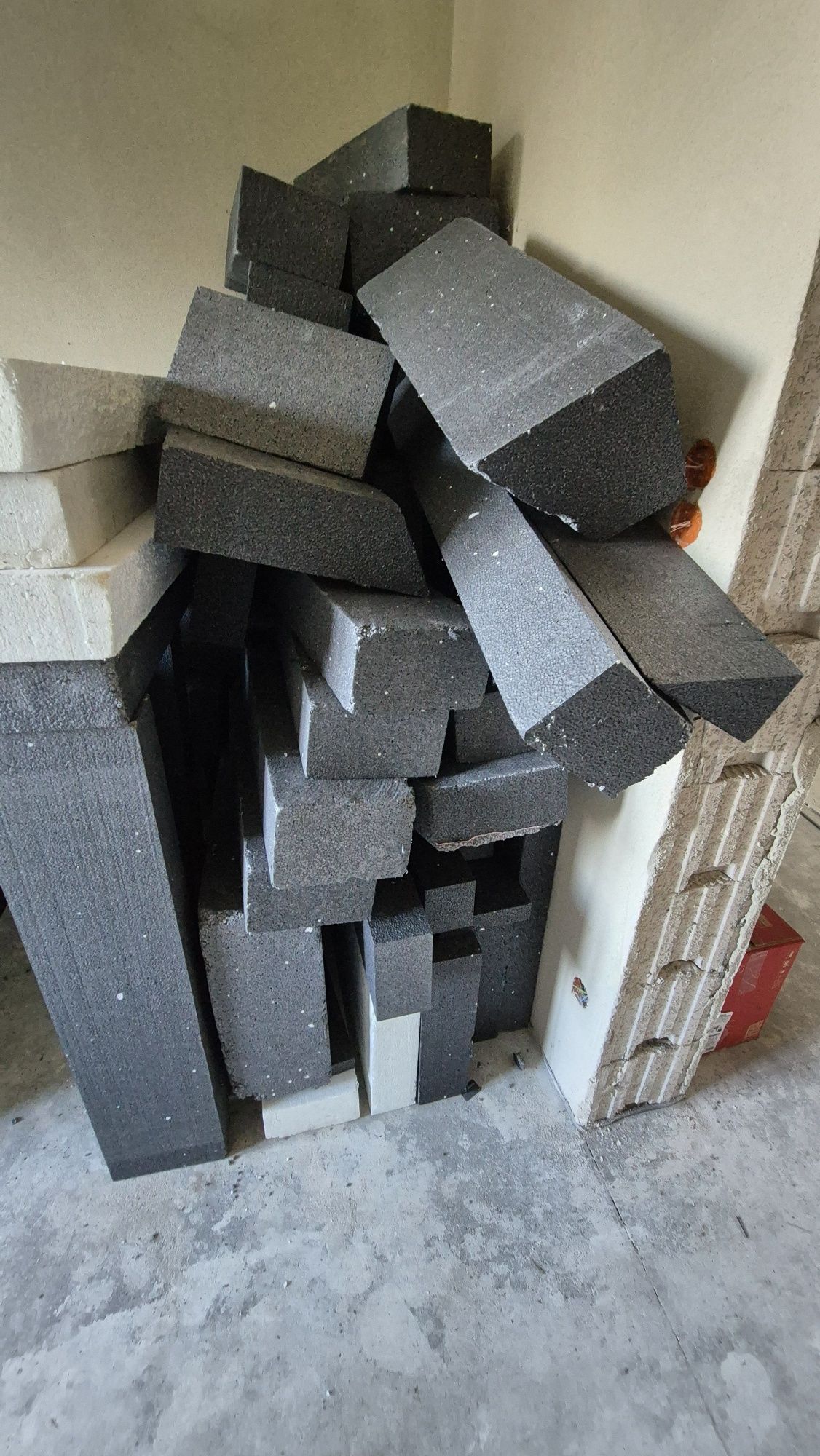 Styropian resztki