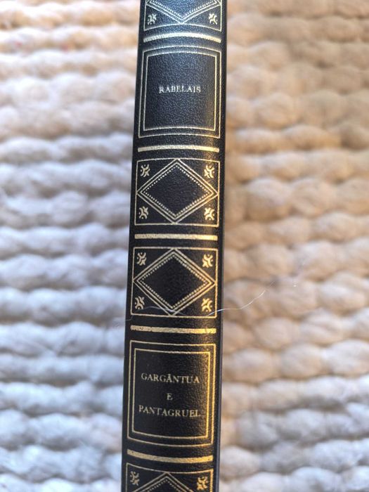 Livro "Gargântua & Pantagruel" de Rabelais