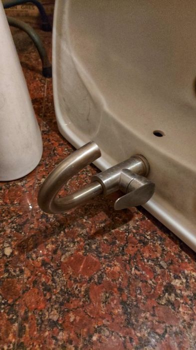 Продам умывальник в отличном состоянии в сборе