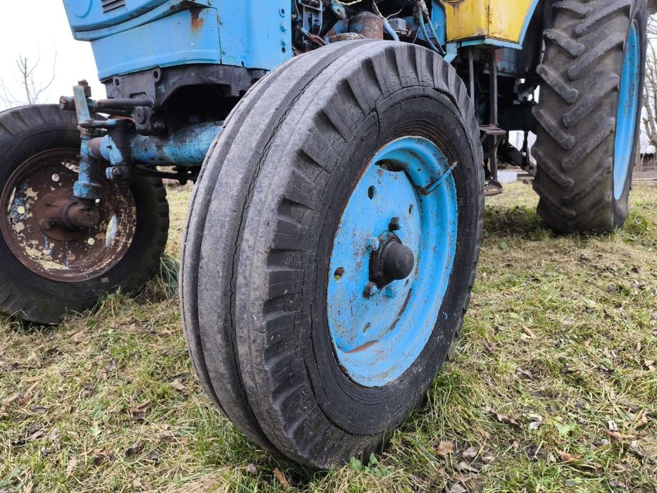 Трактор ЮМЗ-6 1981 року, з документами, справний.