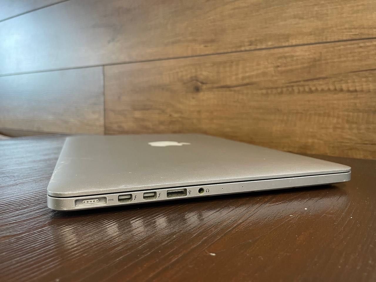 Продам свой MacBook Pro 13 Early 2015 i5 2.7GHz 8GB 256SSD MF840