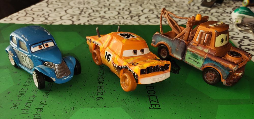 Samochodziki z bajki auta Disney Pixar