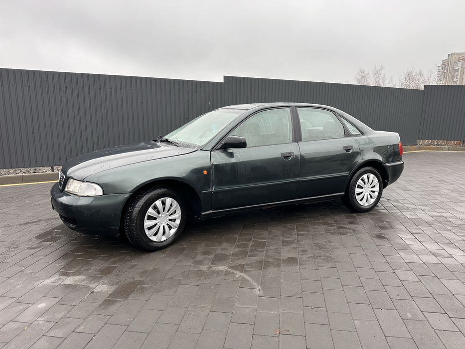 Продам Audi A4B5 1.8бензин