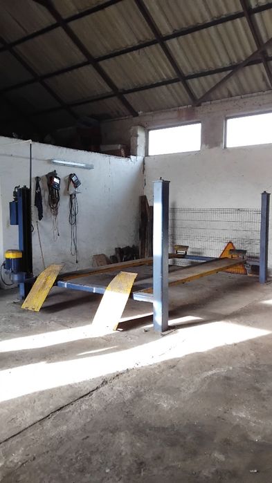 Podnośnik czterokolumnowy.