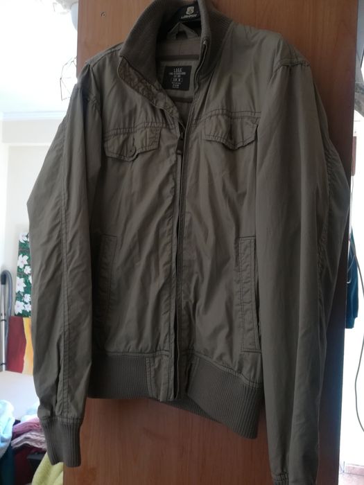 Blusão de homem e camisa Victor Emmanuel