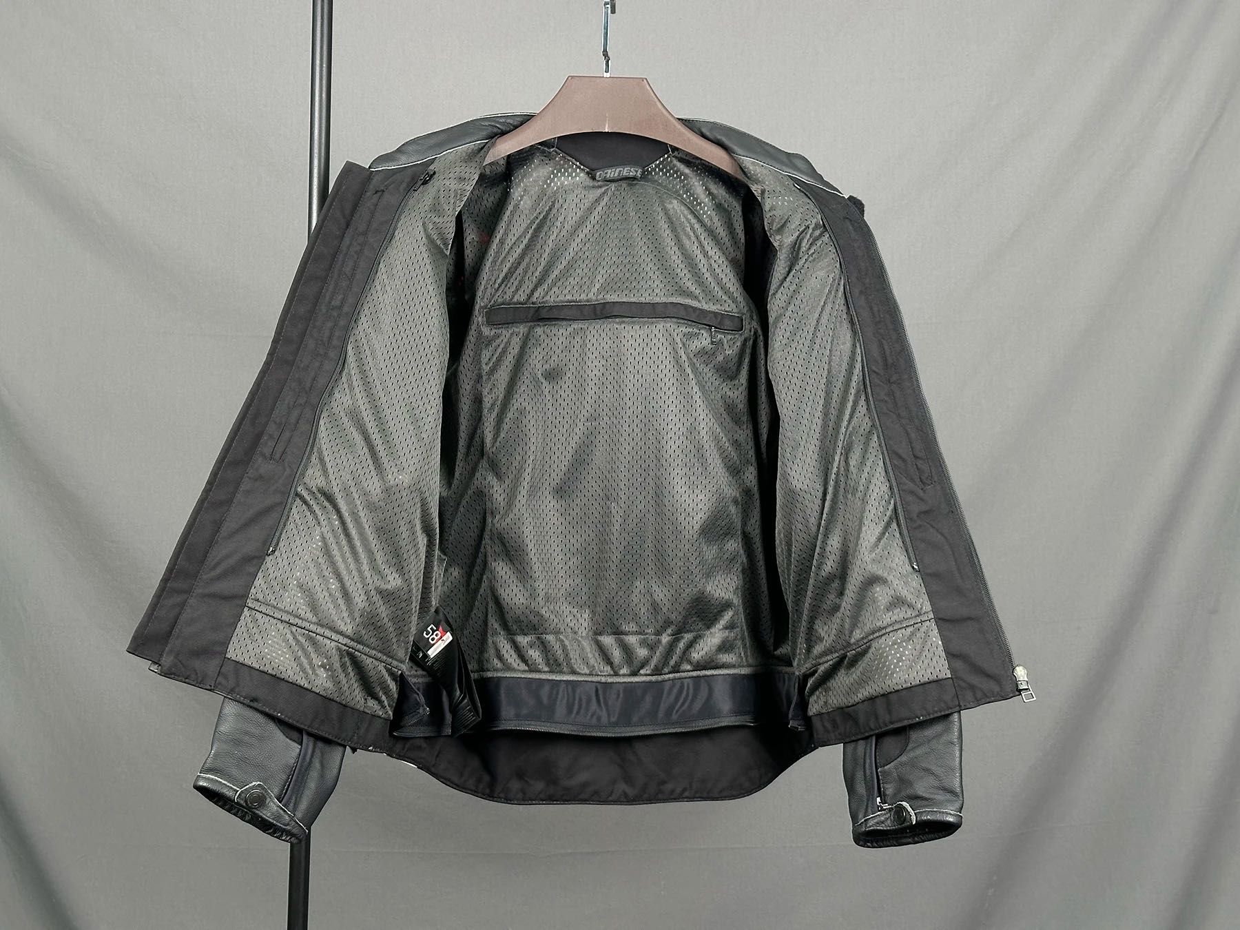 Мотокуртка Dainese, Alpinestars, Icon Avro