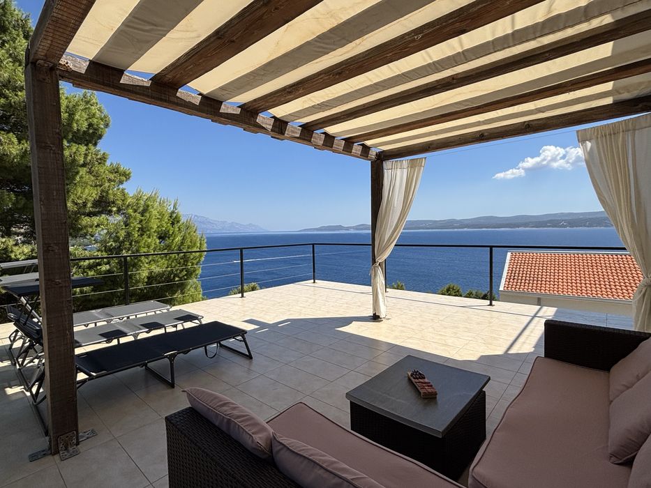 CHORWACJA OMIŠ dom z basenem i widokiem na morze dla 7-8 osób