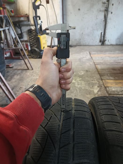 Opony zimowe 205/45 R17