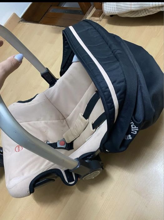 Vendo carro  bebé pierre cardin