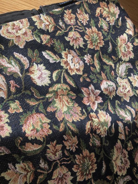 Spódniczka na imprezę z kwiatkami i złotem z firmy Janina