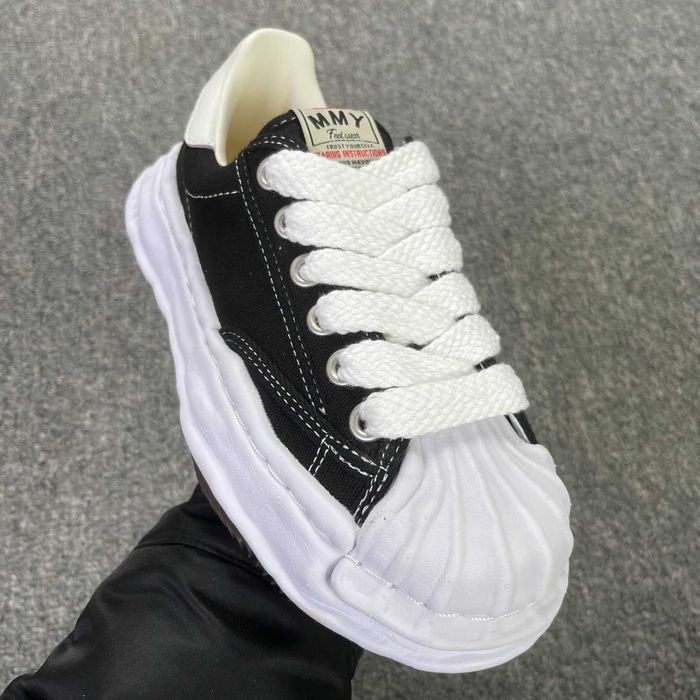 Maison Mihara Yasuhiro Blakey OG Sole Canvas Low
Black No Logo