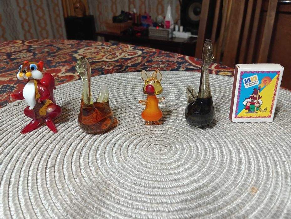 коллекционные сувенирные стеклянные фигурки 4 штуки =одним лотом