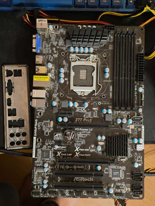 Продам топову материнську плату Asrock Z77 Pro3