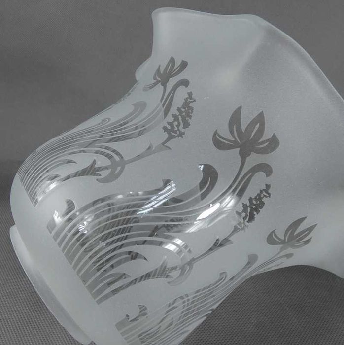 Biały TULIPAN klosz LAMPA NAFTOWA secesja 8,6 cm