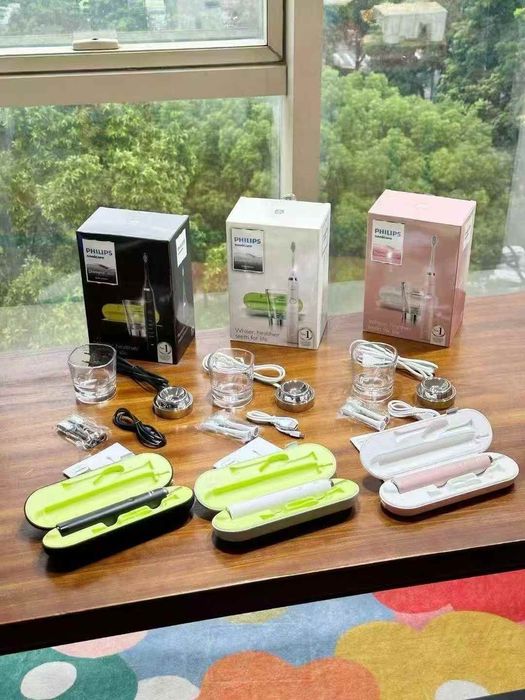 Електрична зубна щітка Philips Sonicare DiamondClean HX9352