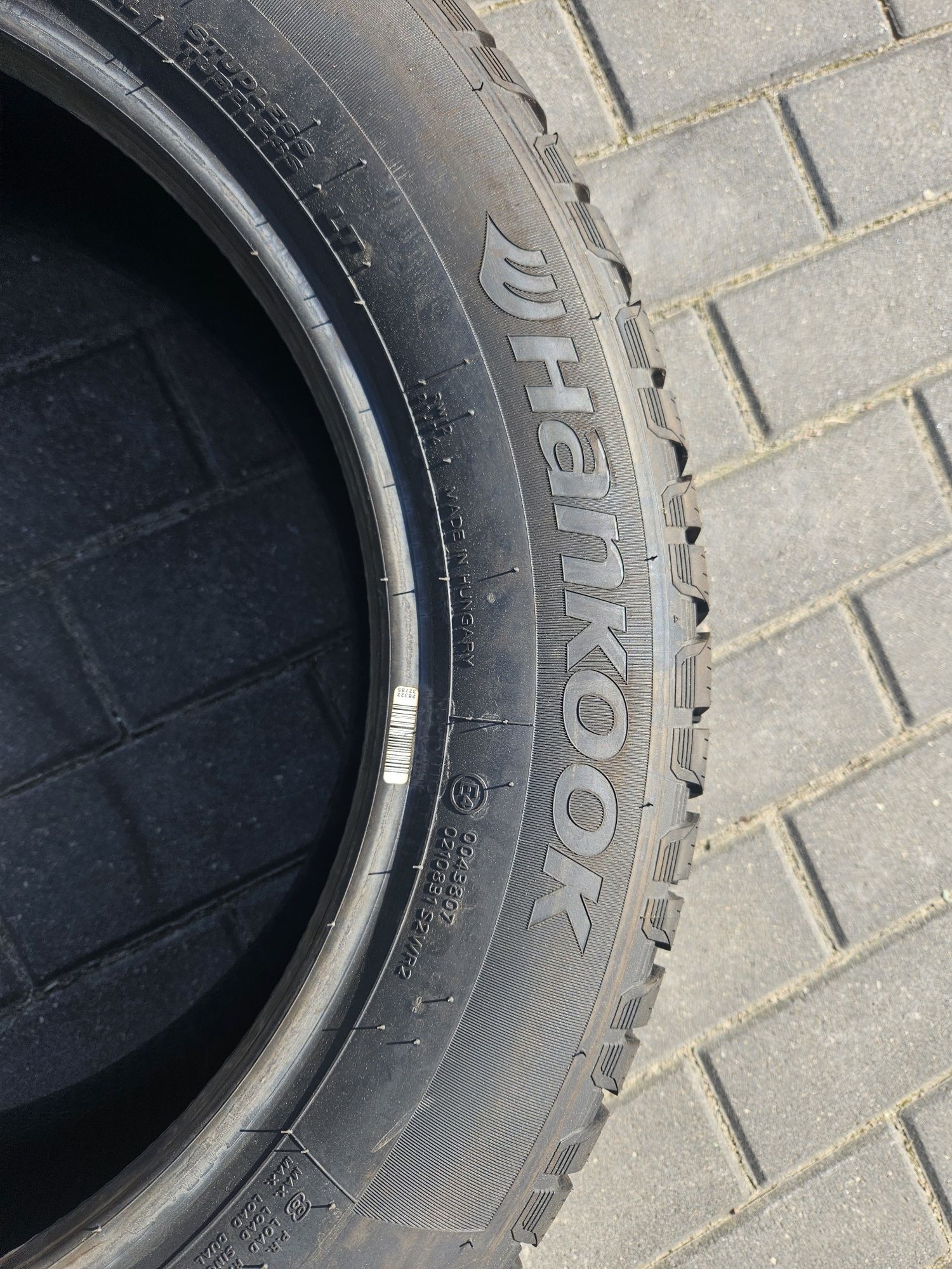 Opona Hankook Winter i*cept LV 215/60 R17C nowa zima