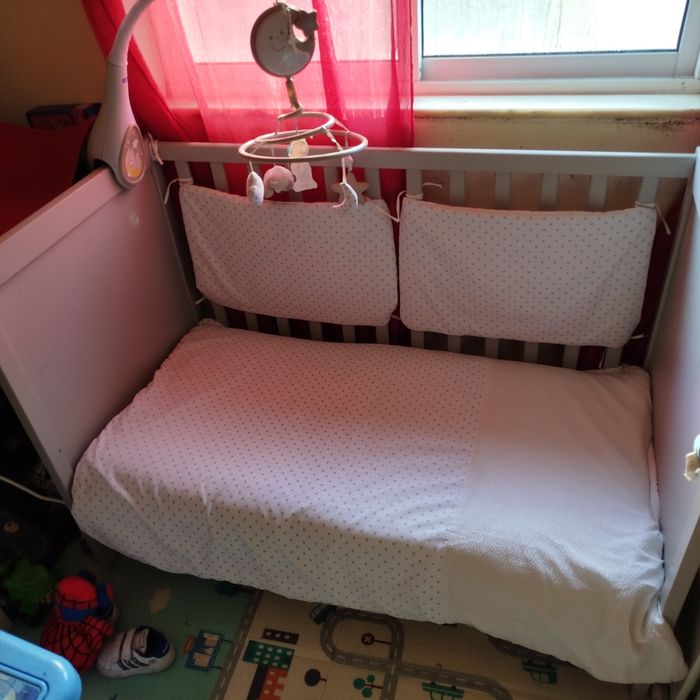 Berço de bebê sem uma grade