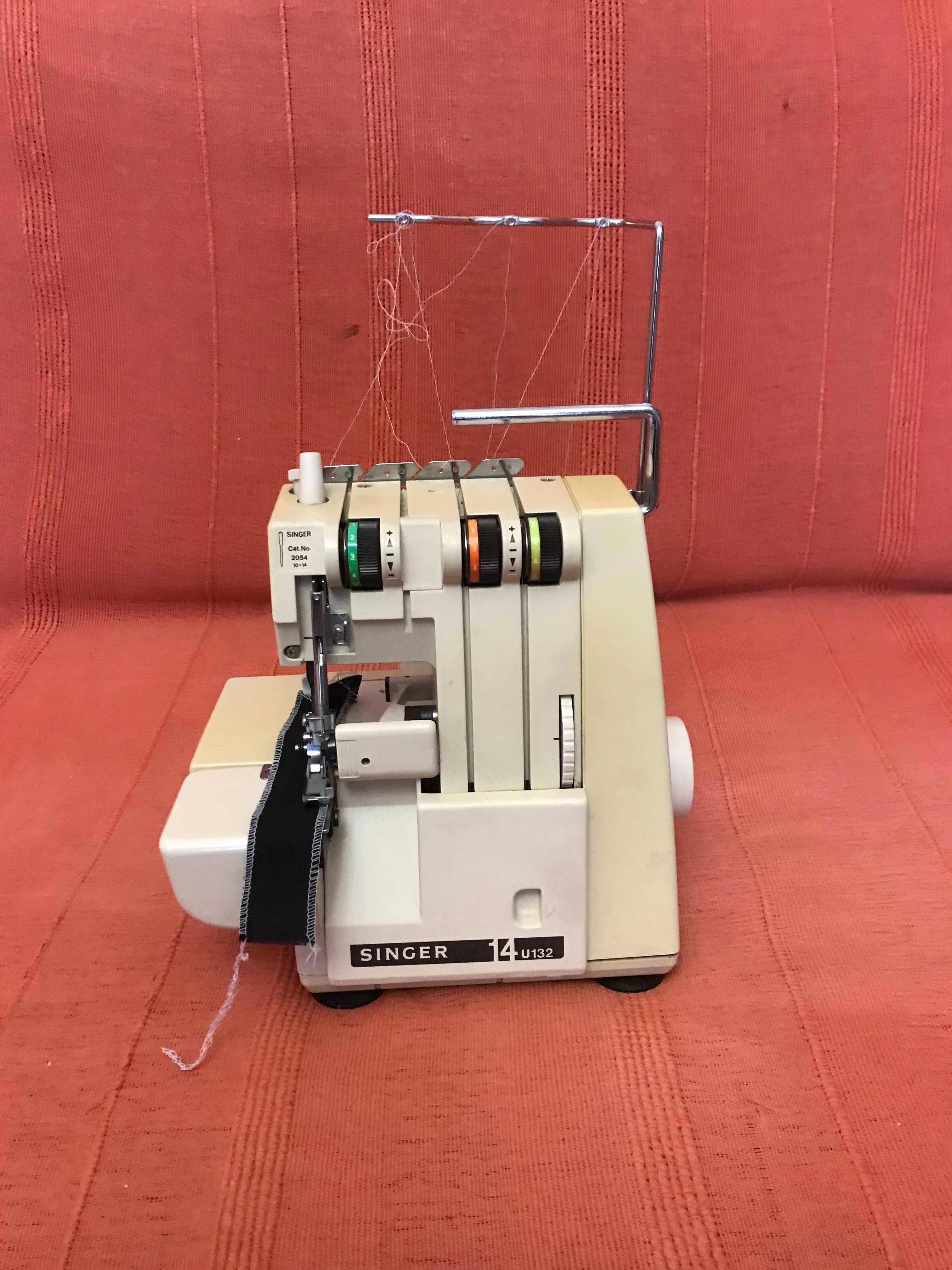 SINGER   14UA132A  оверлок 3-х ниточный