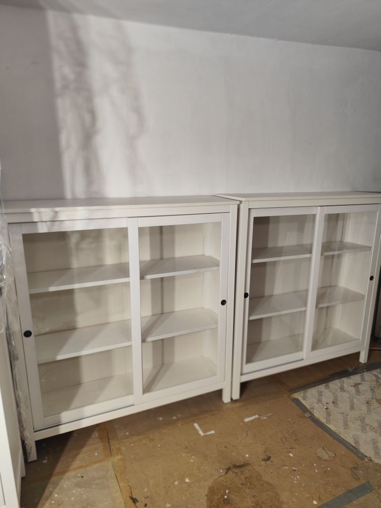 Witryna ikea hemnes