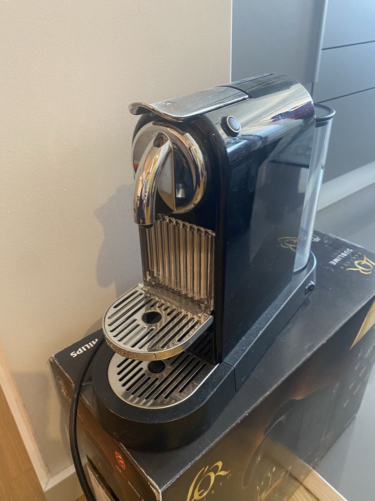 Máquina de café Nespresso Citiz, para peças