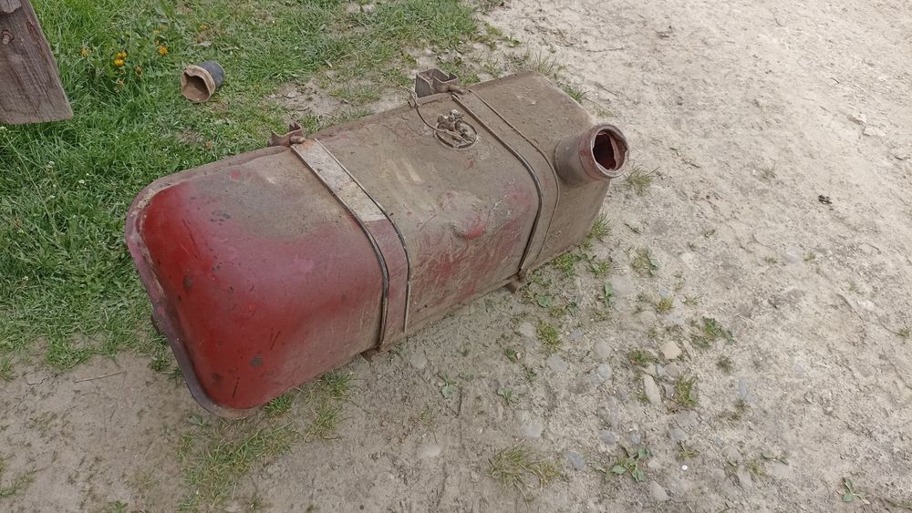 Бак ЗІЛ 130, 131, ГАЗ 66, бак Мерседес 80 л Газ 4301, 4509.