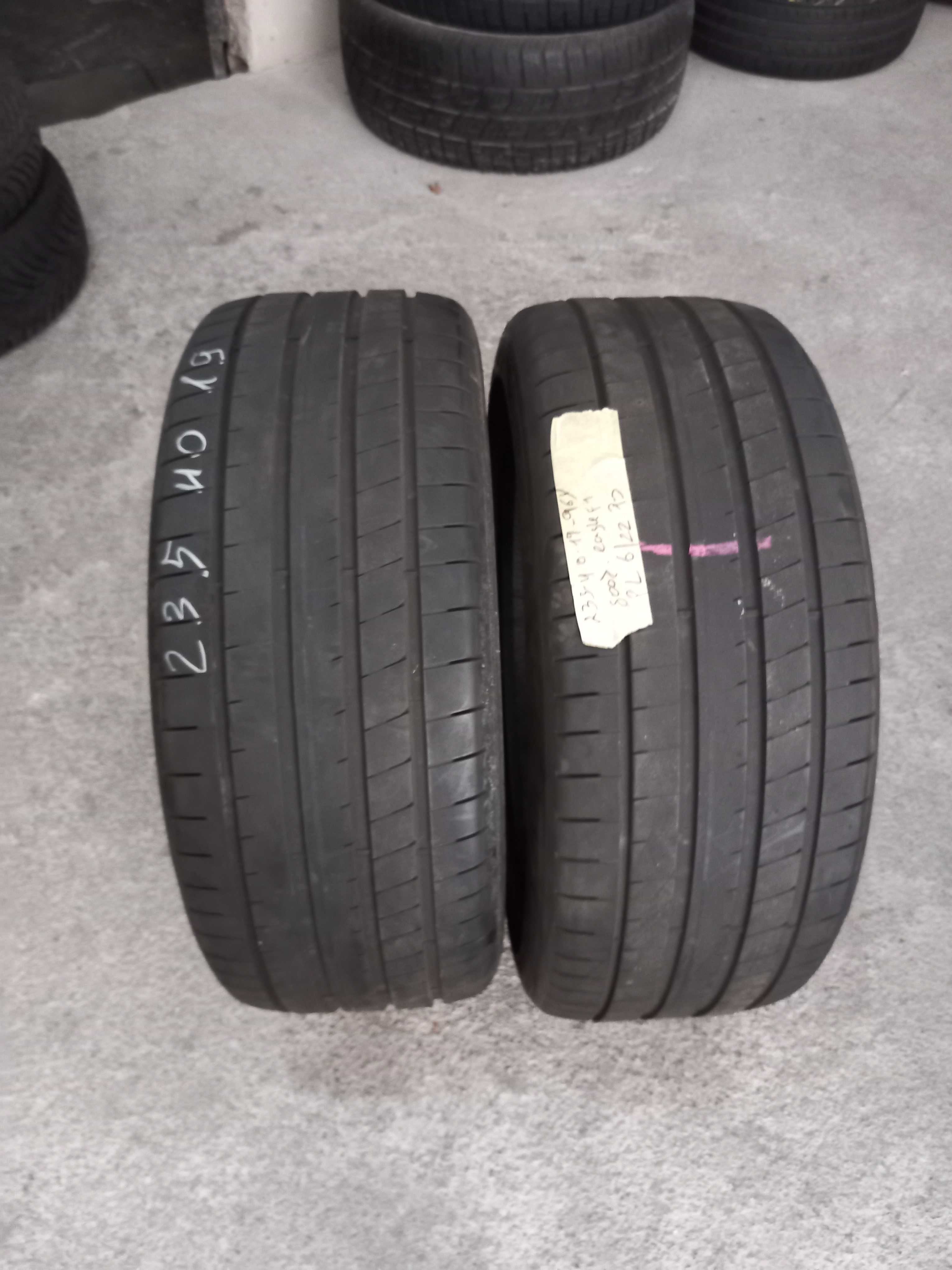 4 pneus 235/40R19 Pirelli e Goodyear