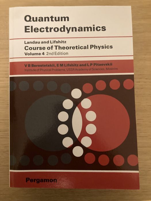Quantum Eletrodynamics - Landau e Lifshitz