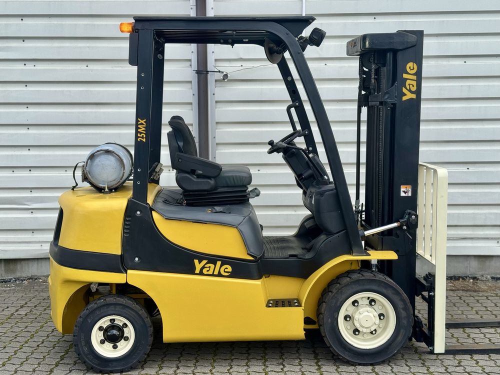 YALE [2017r] wózek widłowy 2500kg przesuw boczny LPG UDT