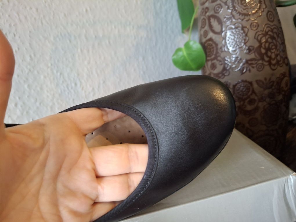 Caprice  skórzane baleriny 38