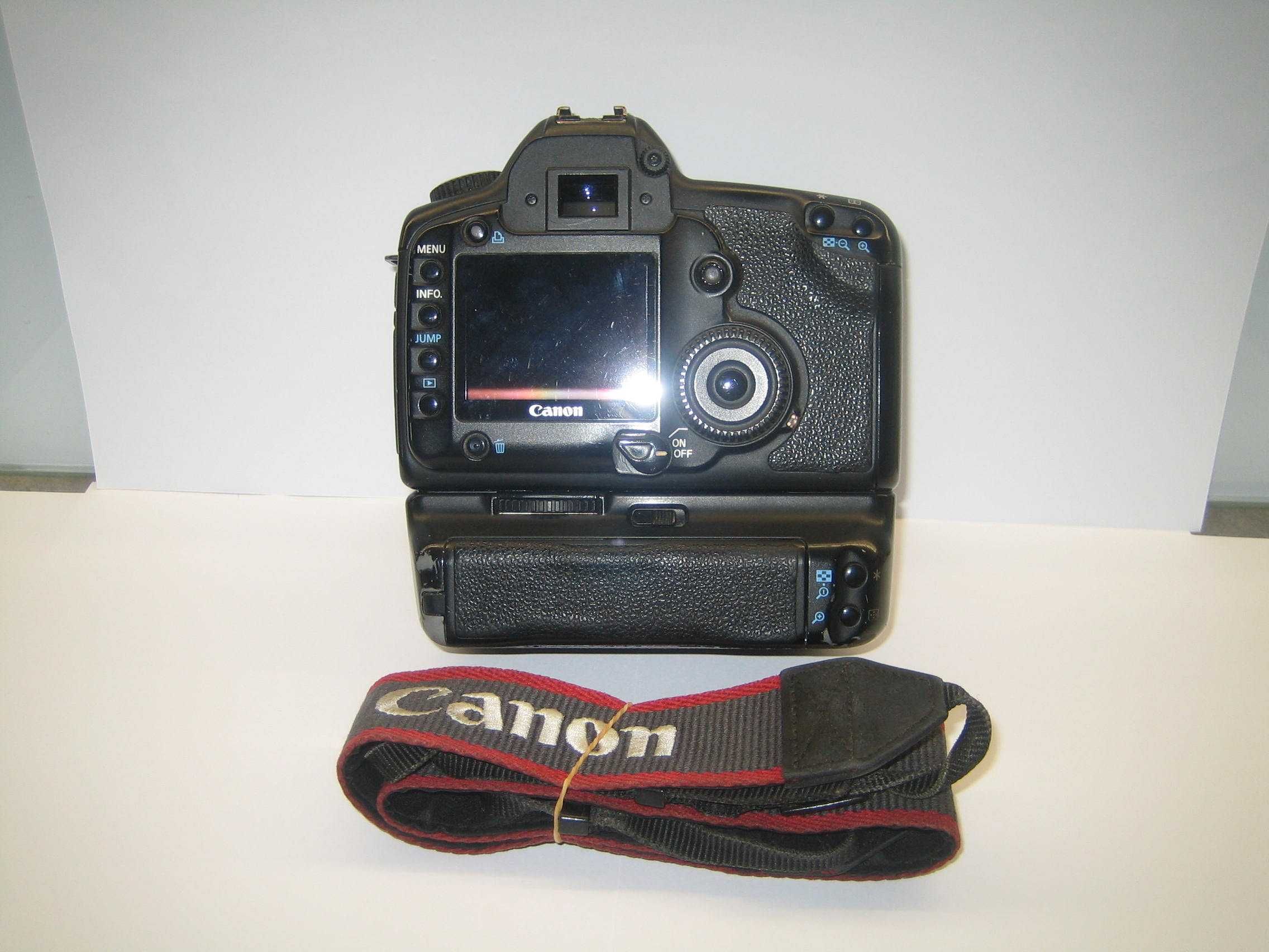 Camara Canon 5 D,EOS, Muito Bem Cuidada Baixou