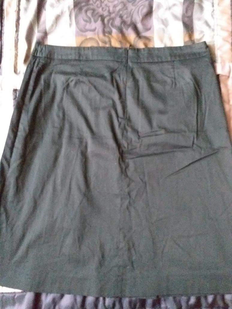 Spódnica czarna 42 L XL trapezowa