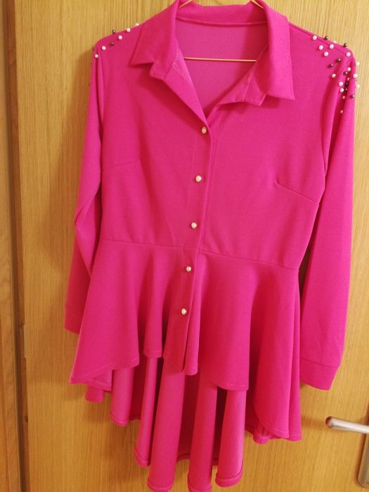 Camisa fúcsia com pérolas