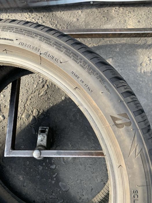 Шини 235/40 R18 пара Bridgestone 6,5-7мм 2022р