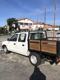 Toyota hilux cab. dupla 5 lugares Como Nova