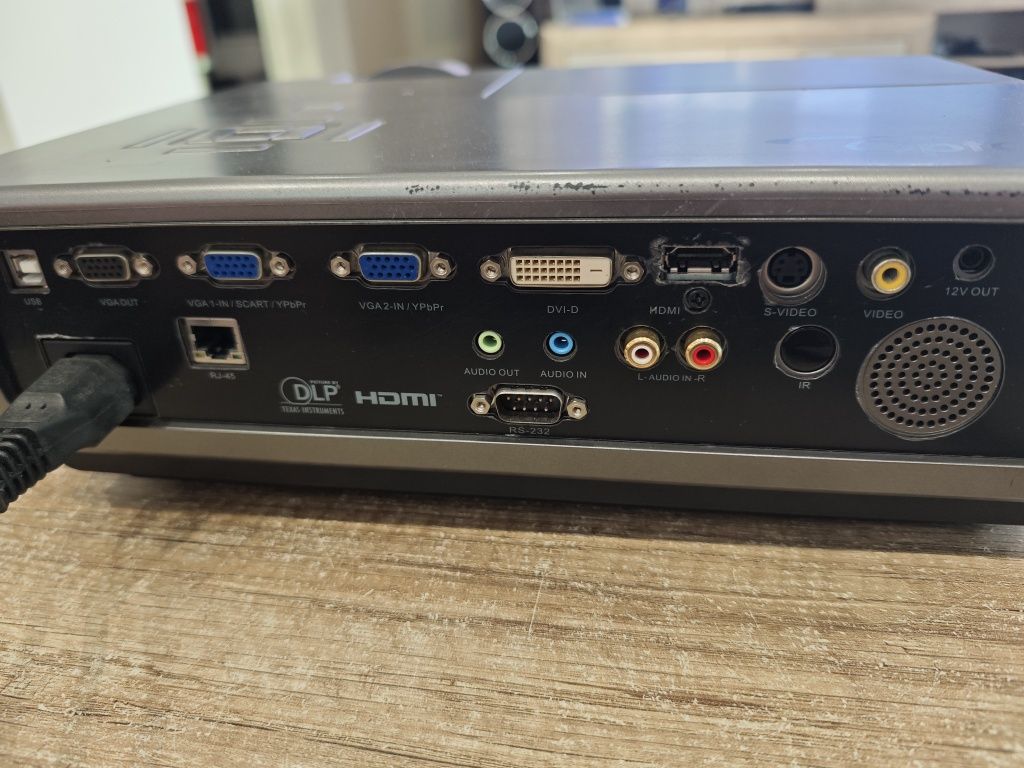 Projektor optoma ex 784