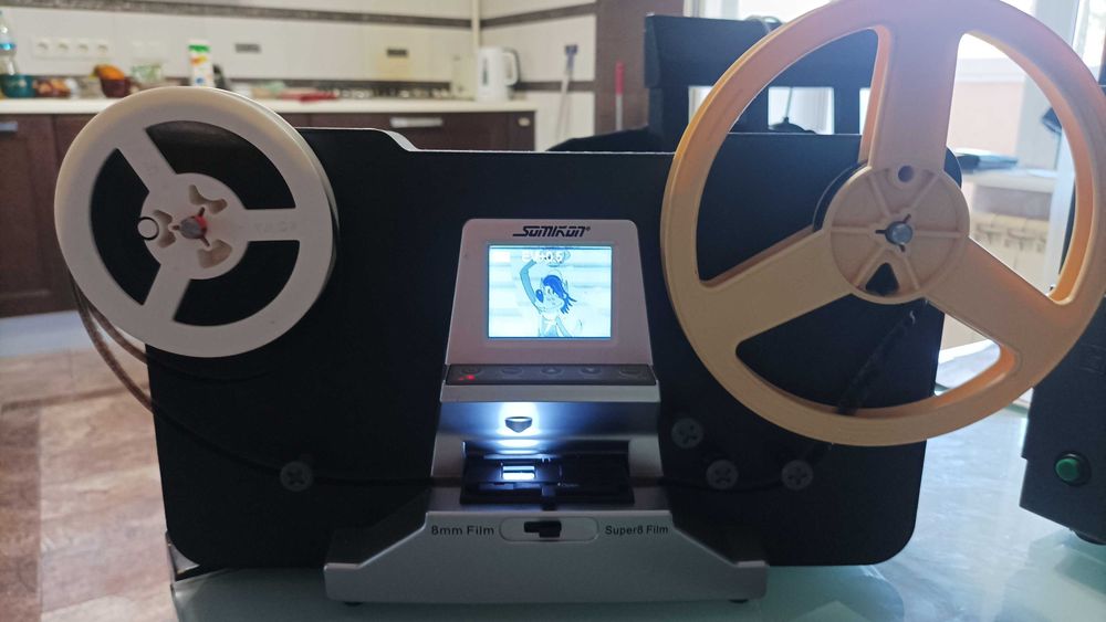 Кинопленка в любой формат, покадрово.