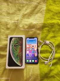 IPhone XS Max. Telefon z pękniętym wyświetlaczemm