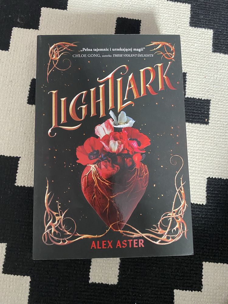 LightLark - Alex Aster
