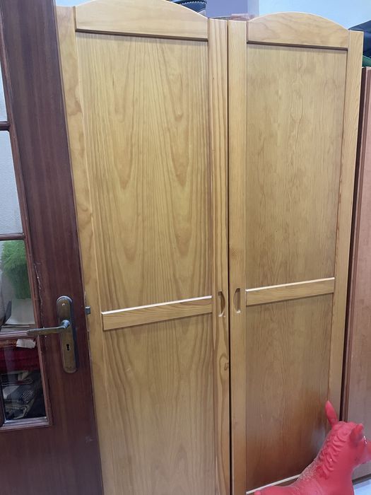 Móvel estúdio com colchões e roupeiro