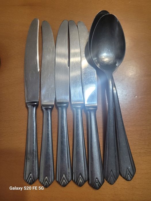 10/  Gerlach Zestaw noży  i łyżek.