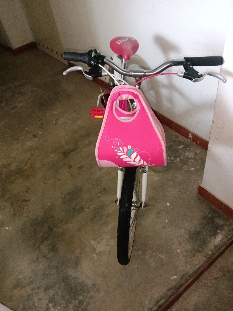 Bicicleta roda 20 60€ fim de semana para menina em excelente estado