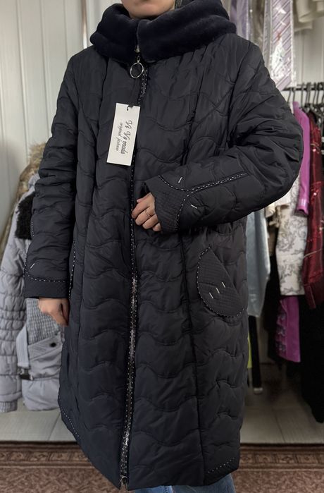 Жіноче зимове пальто із хутром