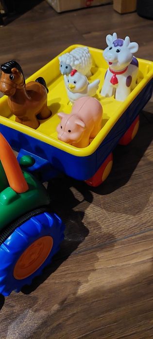 Traktor dumel farmer rezerwacja