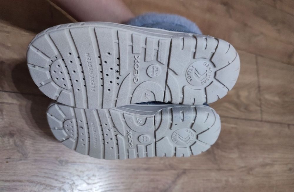 Гарні зимові черевички 26/27 Geox