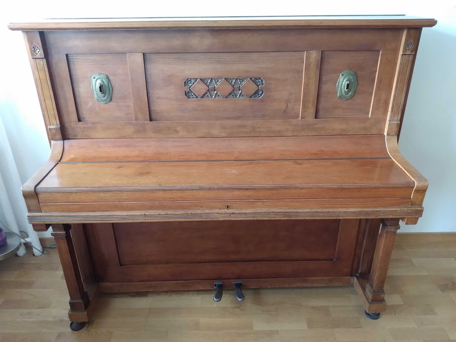 Pianino używane Georg Neumann