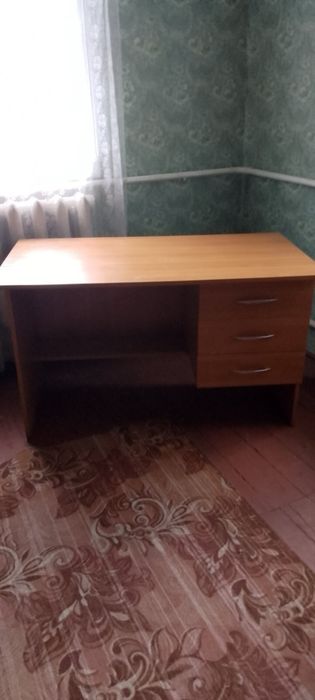 Стіл офісний/письмовий